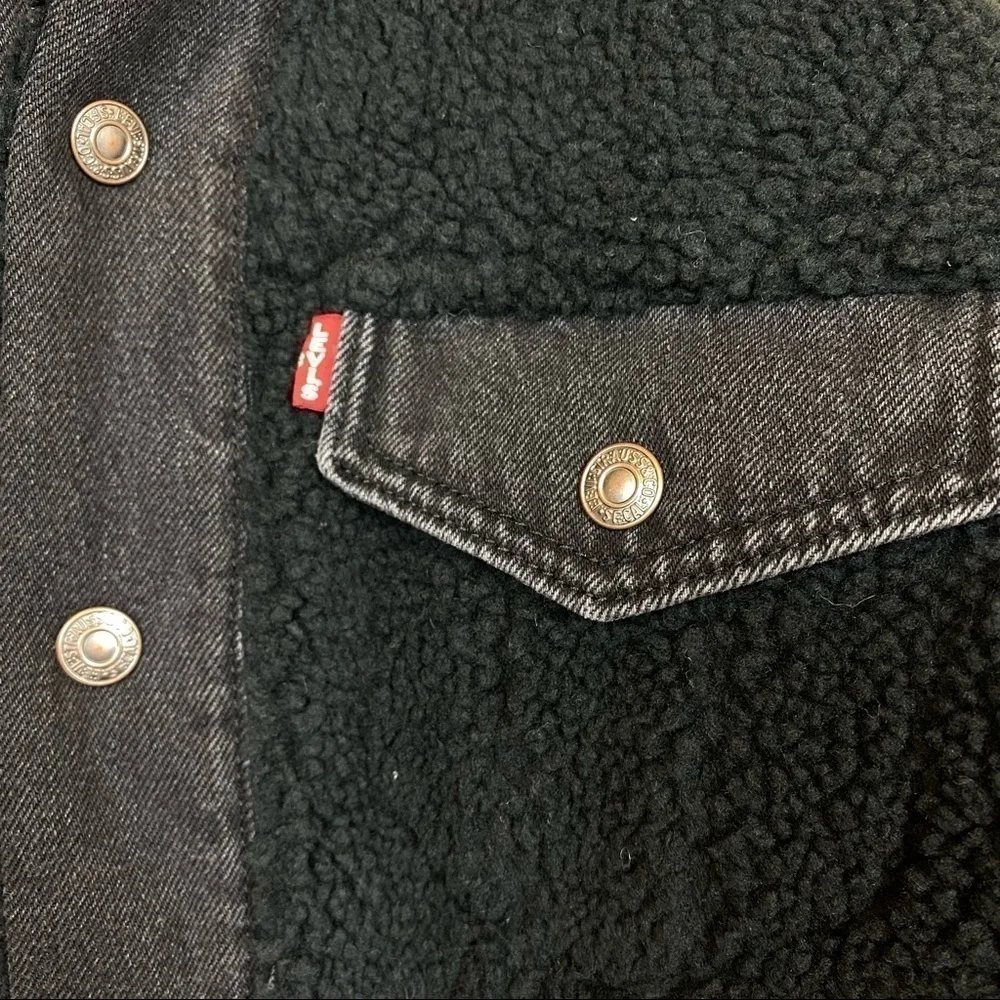 Levi’s‎ Premium Denim Ex-Boyfriend Trucker Sherpa Jacket Size Small Women
